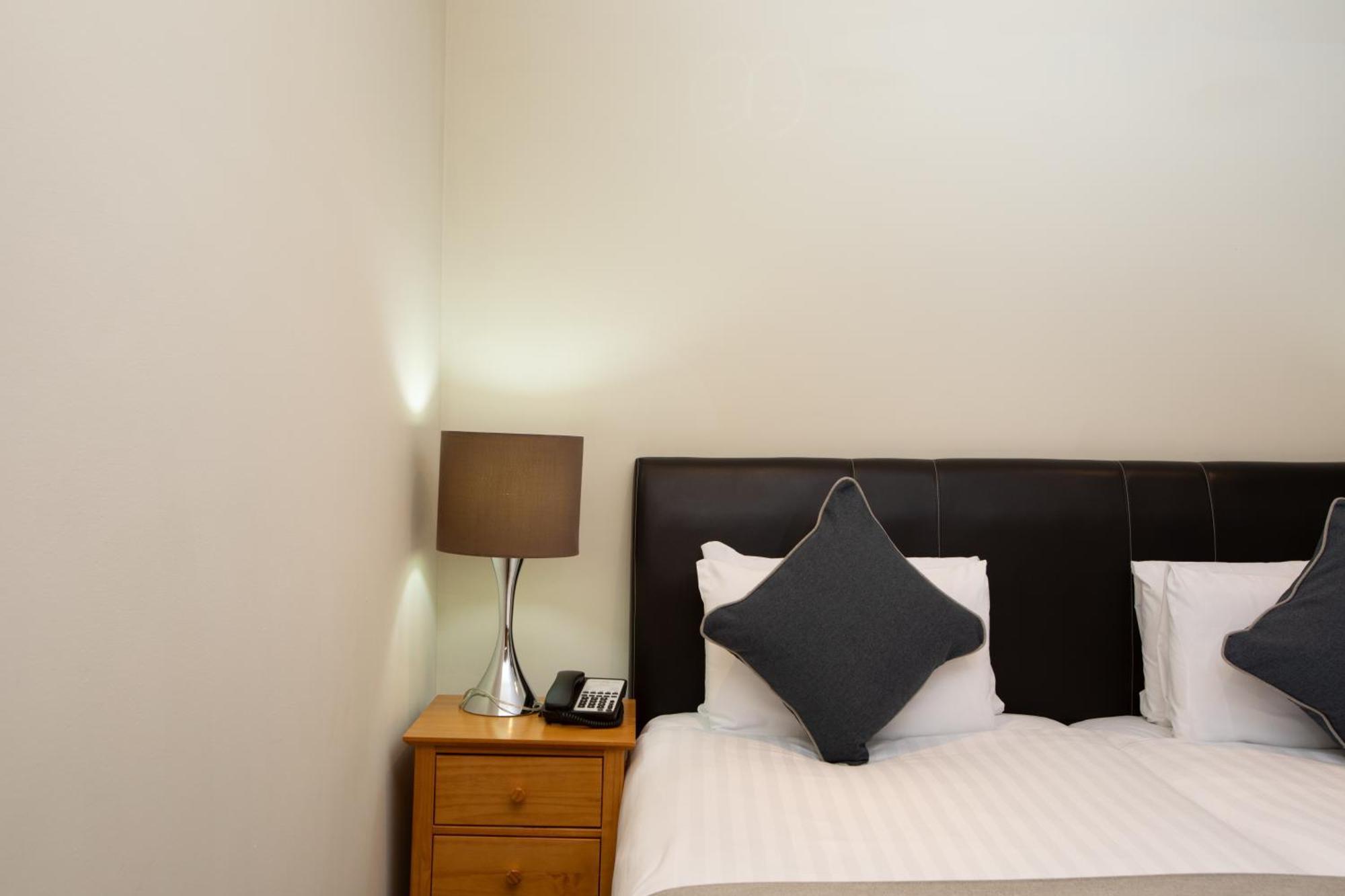 GRAND PLAZA SERVICED APARTMENTS LONDON
